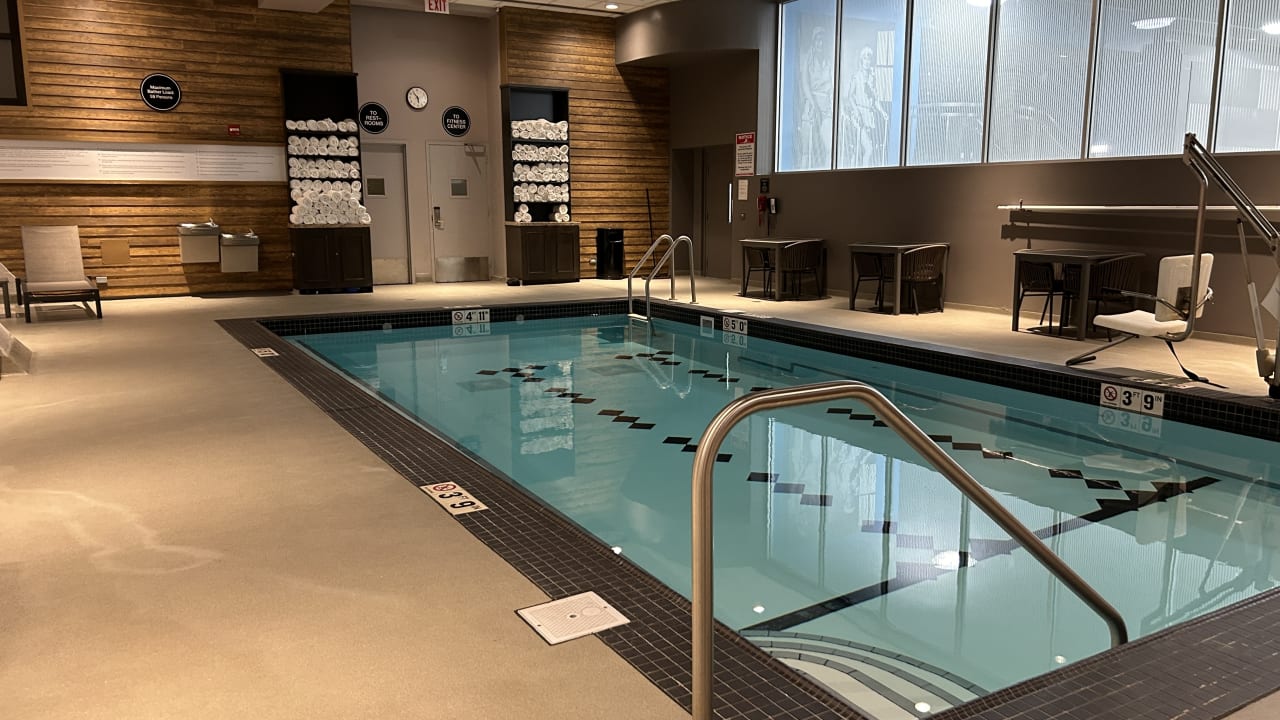 Pool Palmer House A Hilton Hotel