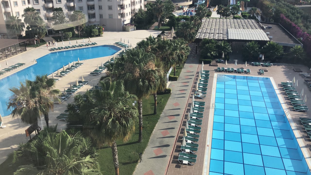Pool Hotel Royal Garden Beach