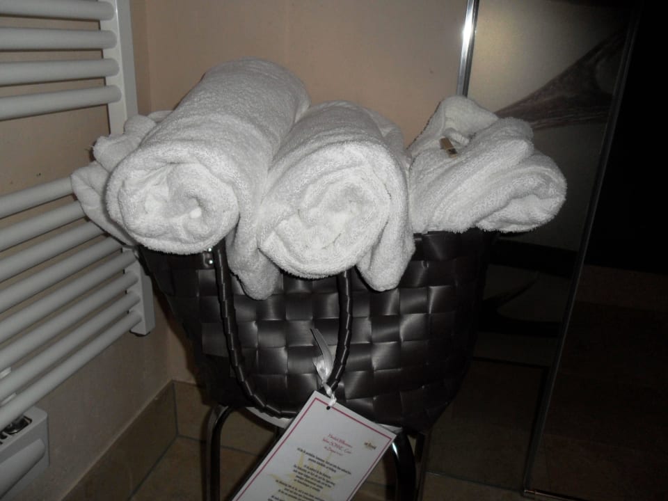 Wellnesskorb inkl. Bademäntel Hotel DIE SONNE