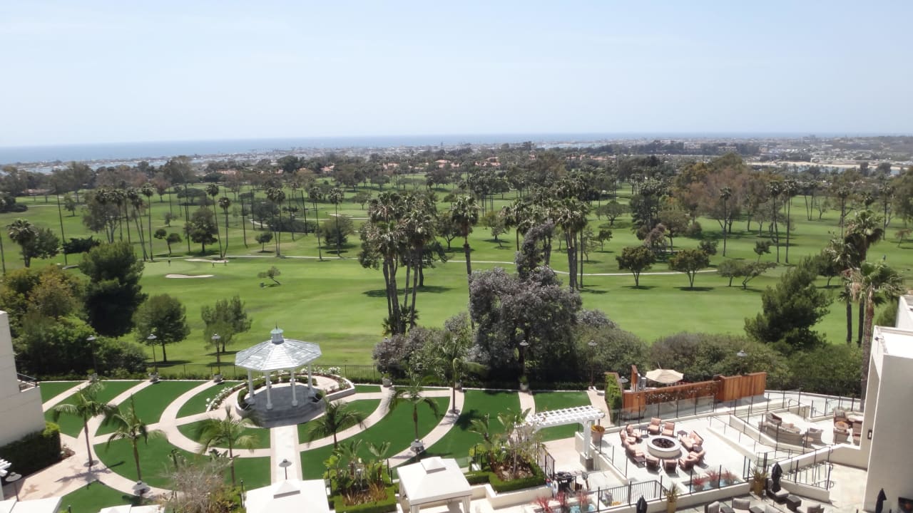 Blick auf Golfplatz und Pazifik Newport Beach Marriott Hotel & Spa