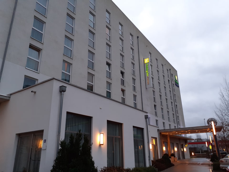 Außenansicht Holiday Inn Express Nürnberg - Schwabach