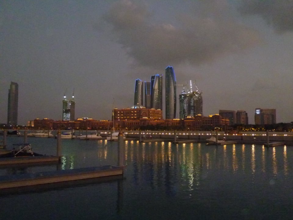 Emirates Palace bei Nacht Emirates Palace Mandarin Oriental