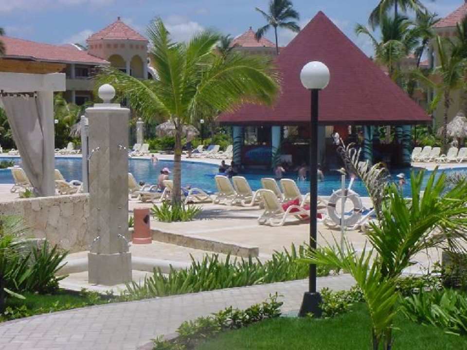 Duschanlage Strand-Pool beim Las Brisas Bahia Principe Luxury Ambar