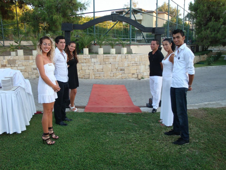 Empfangskomitee zum Galadinner Melas Resort Hotel