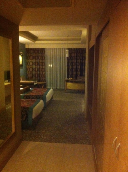 Blick vom Flur ins Zimmer Royal Holiday Palace