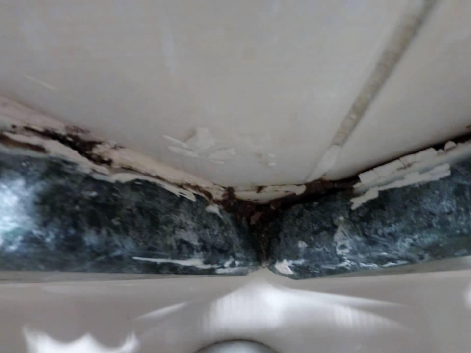 Umrandung am Waschtisch Pickalbatros Alf Leila Wa Leila Resort - Neverland Hurghada