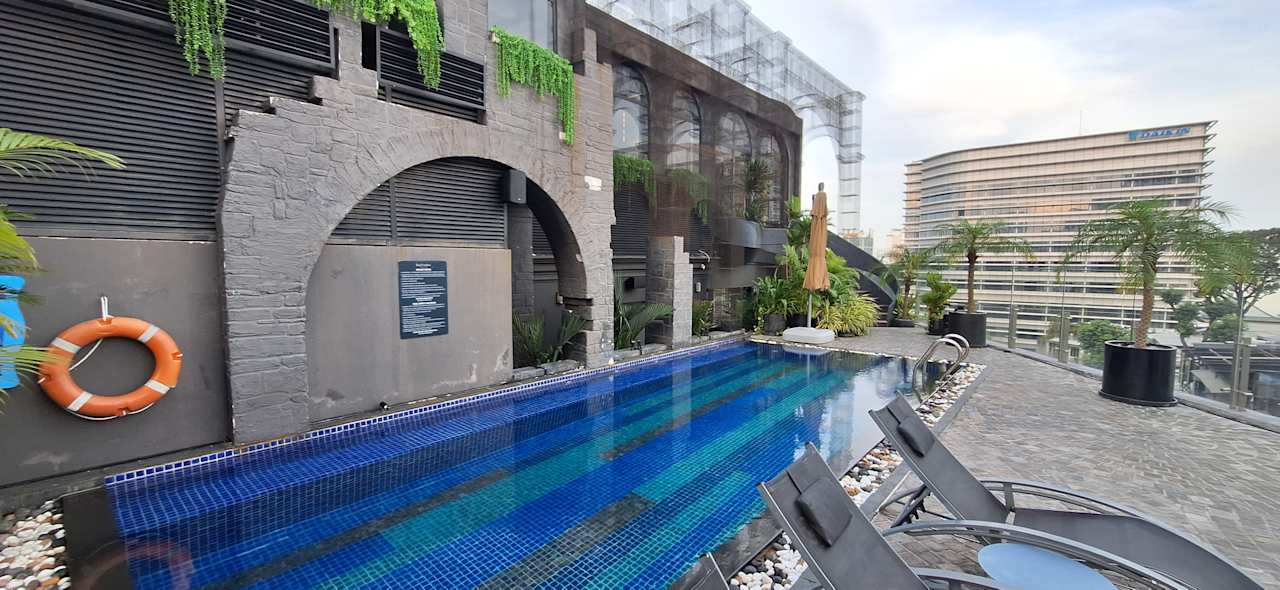 Pool Bach Suites Saigon, a Member of Design Hotels