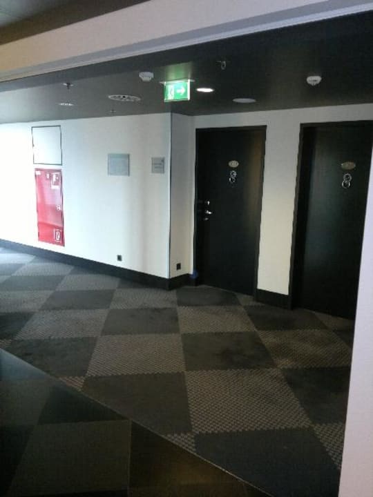 Hotelflur Mövenpick Hotel Stuttgart Airport