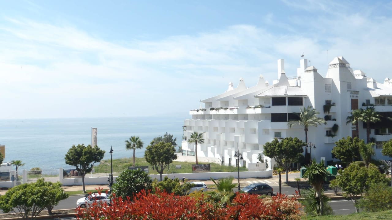 Vorne H10 Estepona Palace