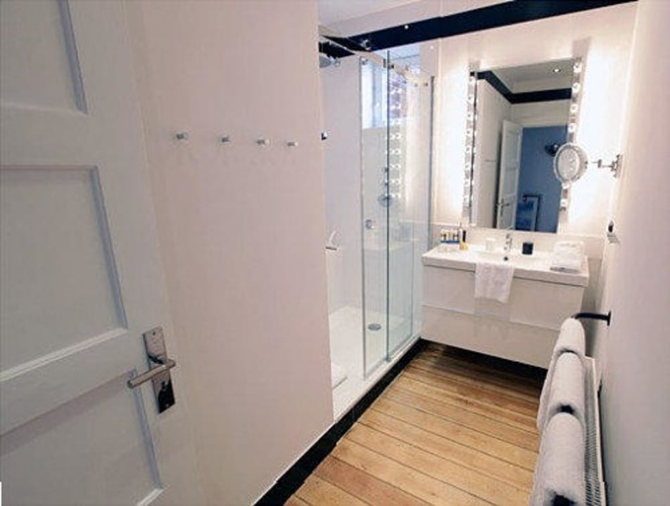 Das Badezimmer mit Wellness-Dusche Appartement Die Schlosserei