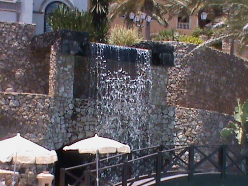 Wasserfall am Pool R2 Rio Calma Hotel & Spa & Conference