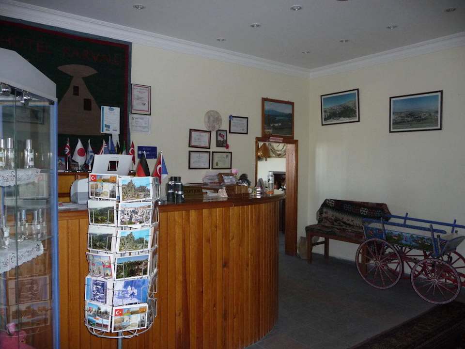 Rezeption Hotel Karvalli