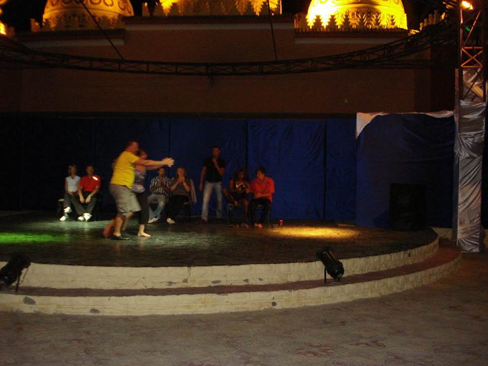 Вечернее  шоу Pickalbatros Alf Leila Wa Leila Resort - Neverland Hurghada