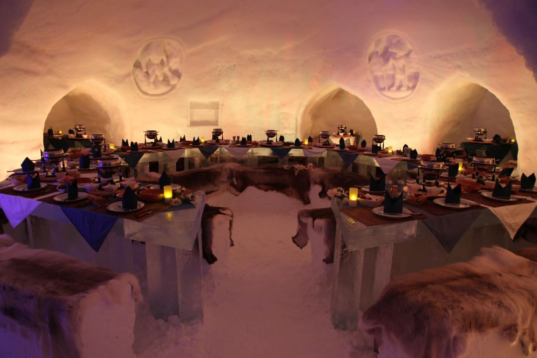 Eistisch Hotel Alpeniglu
