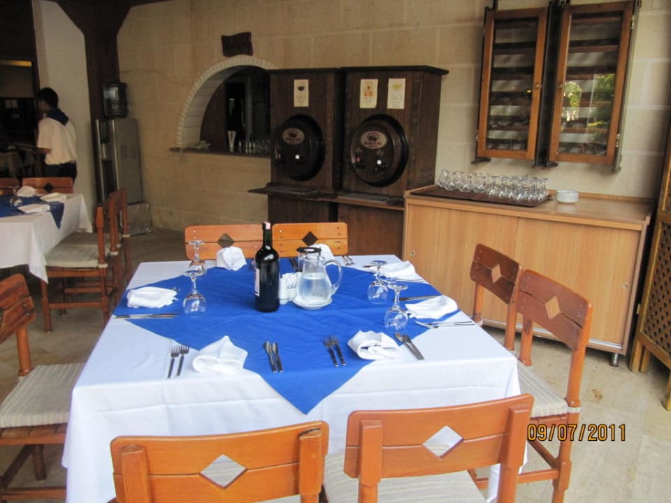 Eingedeckter Tisch zum Abendessen im Restaurant Labranda Alantur Resort