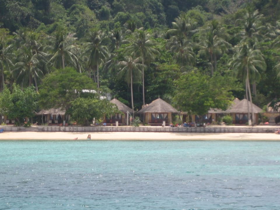Das gesamte Resort vom Boot aus Hotel Thapwarin Resort
