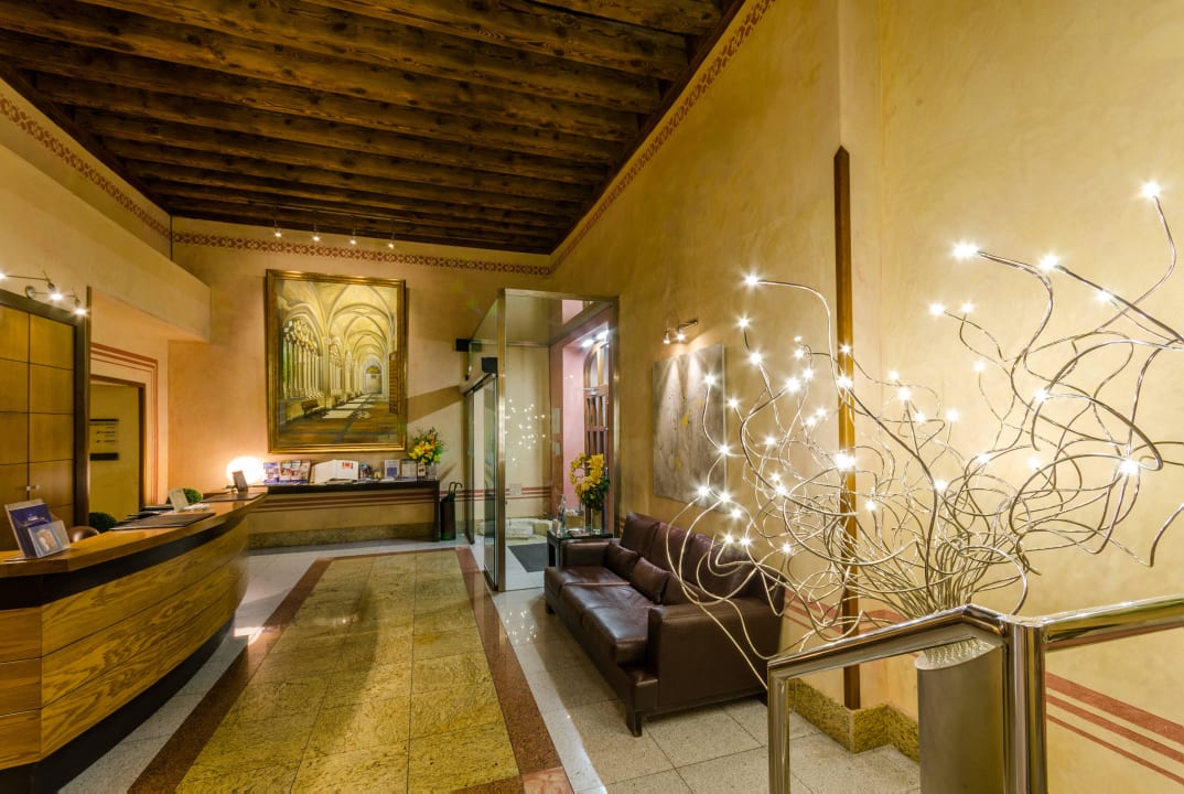 Recepción Rusticae Hotel Palacio San Facundo