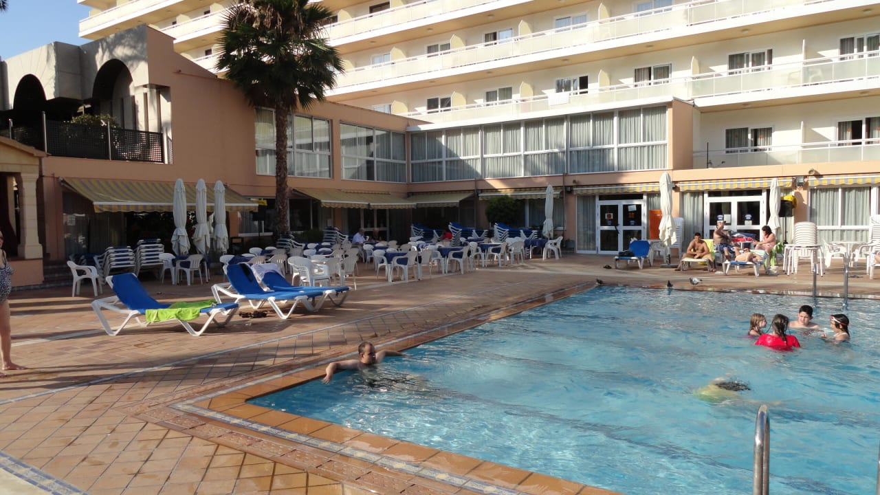 L'hôtel Helios - La Piscine Hotel Helios