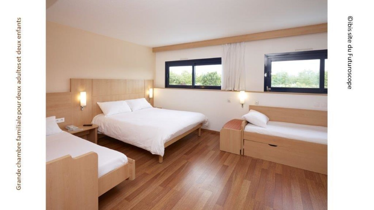 Chambre famille Hotel Ibis Poitiers Futuroscope