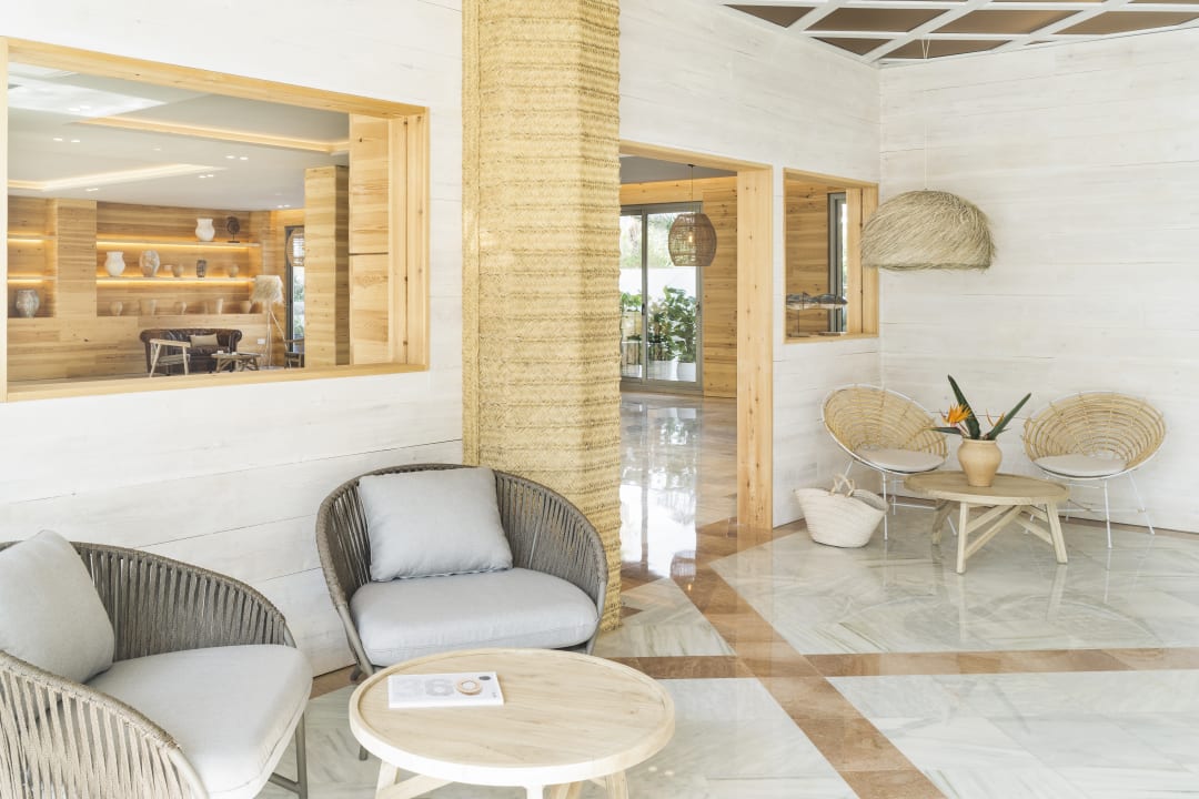 Lobby Hotel Indalo Park