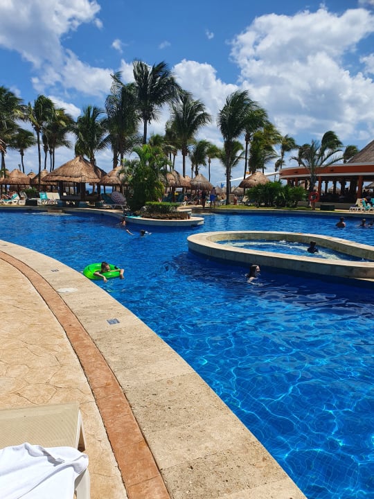 Pool Iberostar Waves Quetzal