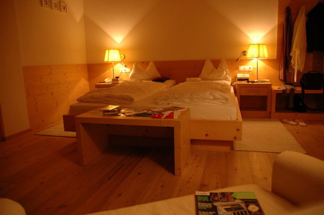 Zimmer "La Cruz" unter dem Dach  Alpine Hotel Ciasa Lara