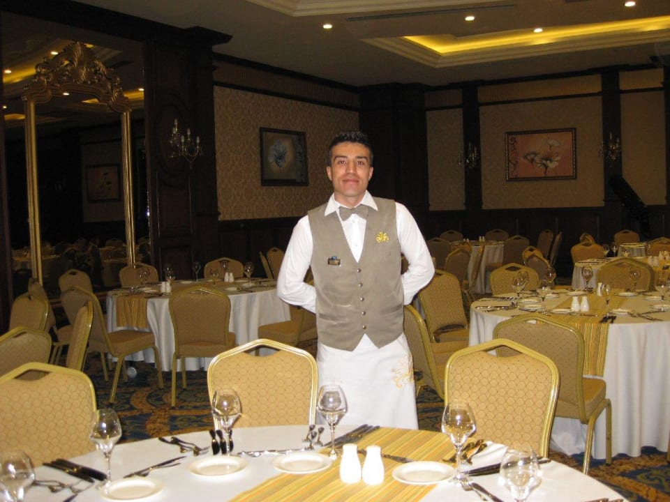 Yusuf immer ein Strahlemann  Diamond Excellence Resort & Spa