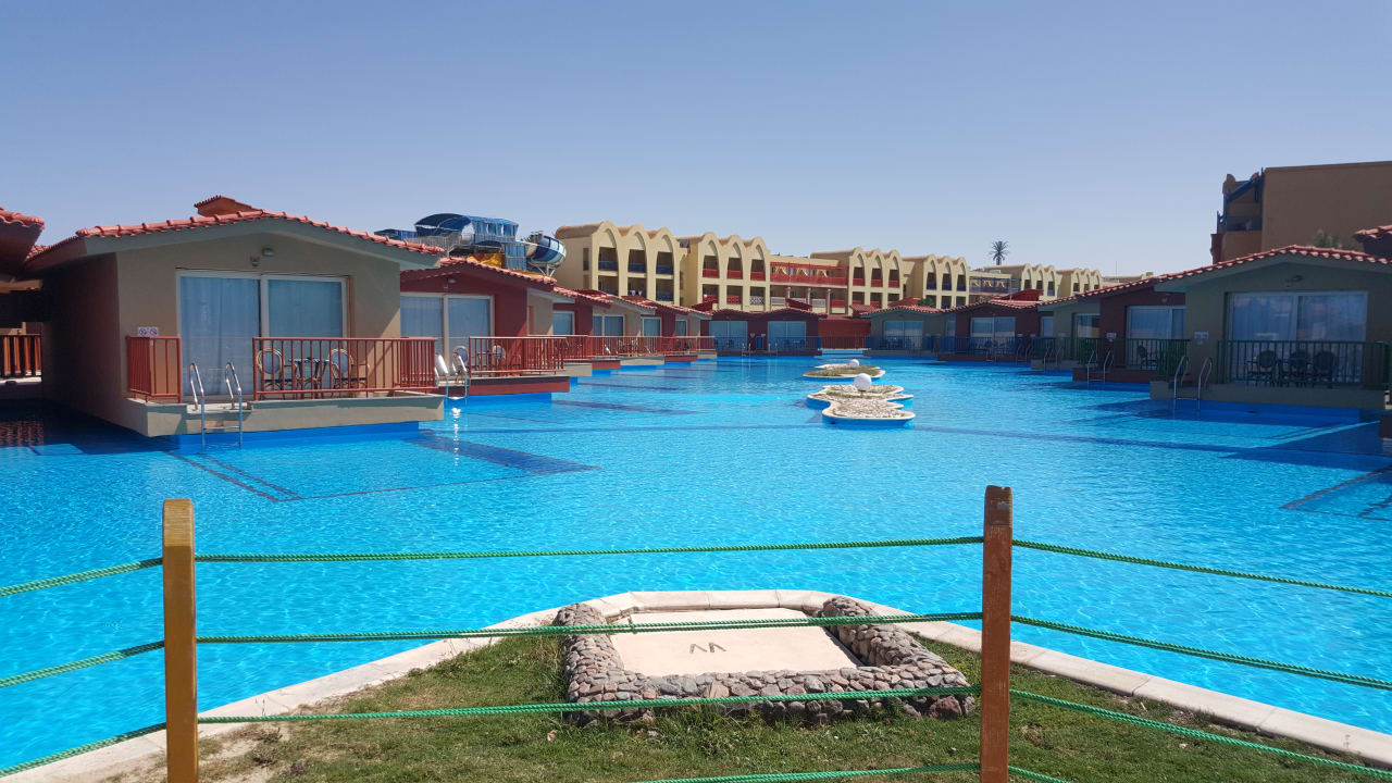 Pool Hotel Titanic Palace