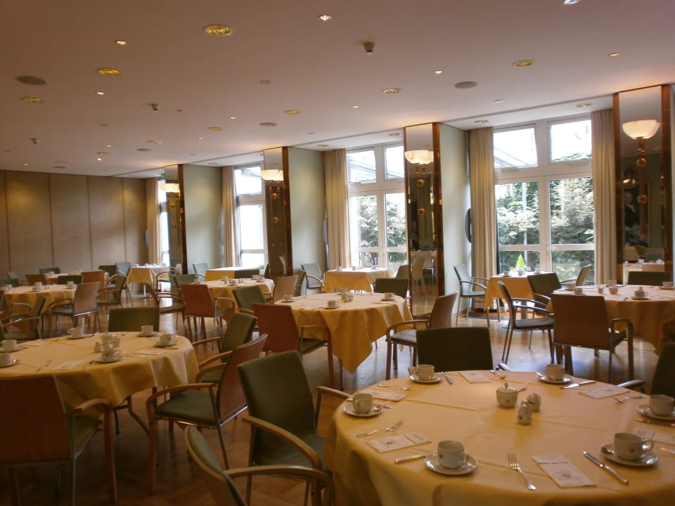 Frühstücksraum Best Western Premier Grand Hotel Russischer Hof