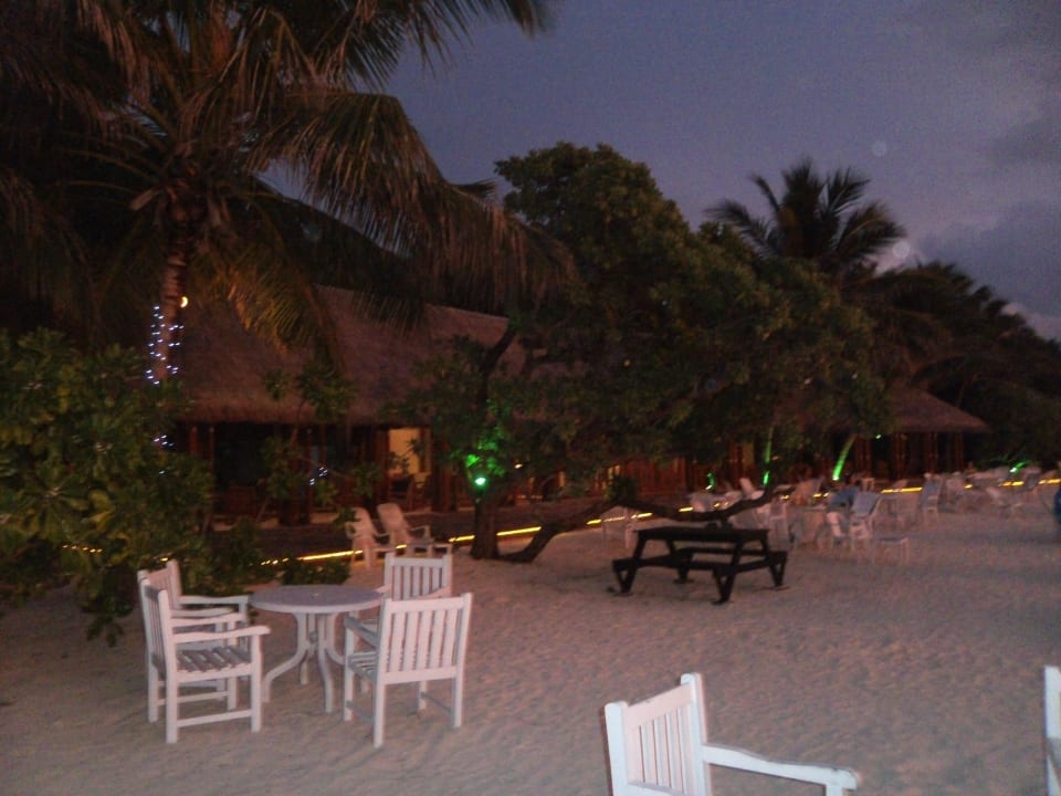 Sitzgelegenheiten am Strand Summer Island Maldives