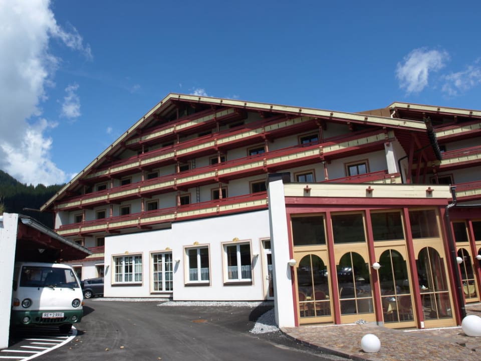 Balkone Hinteransicht Familotel Kaiserhof