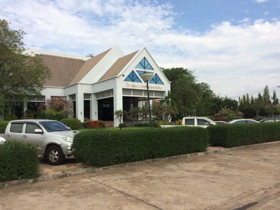 Außenansicht Petcharat Garden Hotel