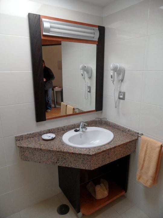 Badezimmer HL Miraflor Suites Hotel