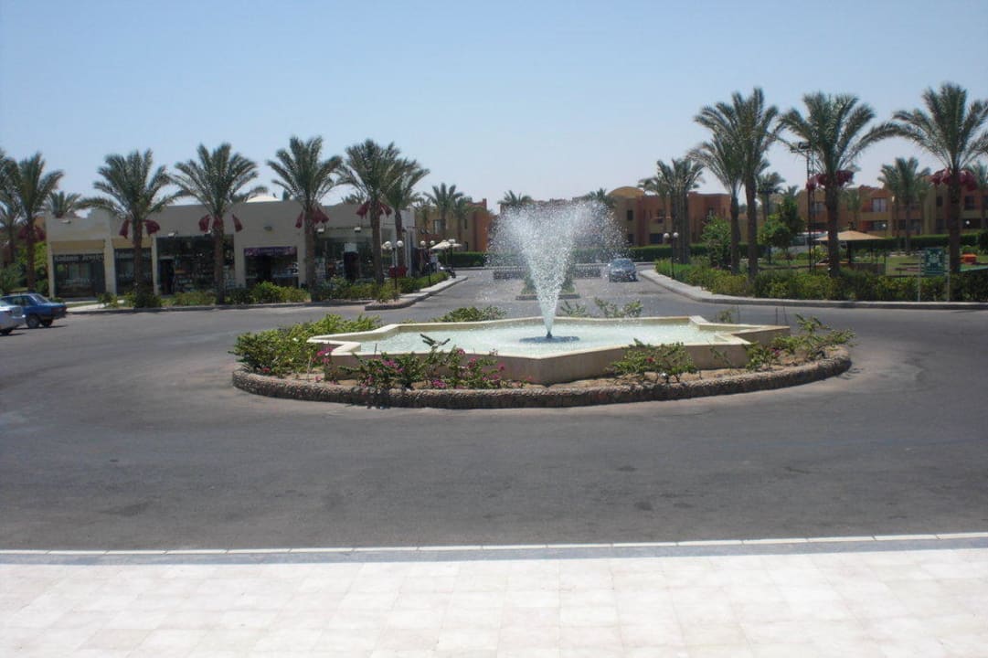 Blick auf die Einfahrt Stella Beach Resort & Spa Makadi Bay