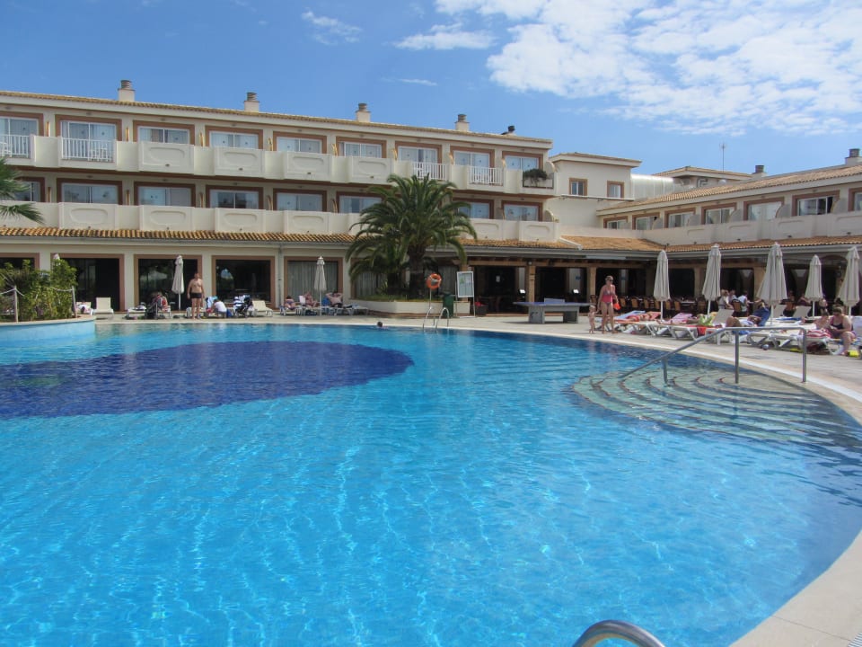 Hauptpool blau punta reina