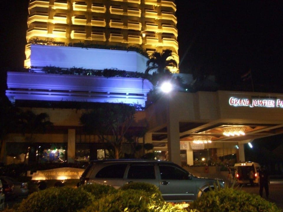Grand Jomtien Palace bei Nacht Hotel Grand Jomtien Palace