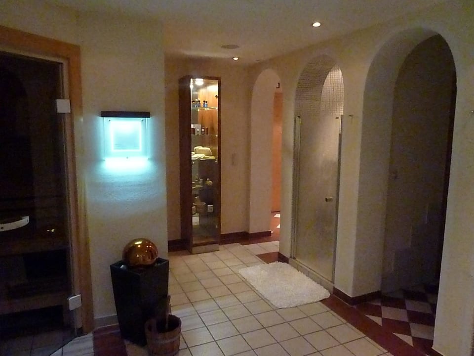 Eingang zum Wellnessbereich Hotel Sonnleiten