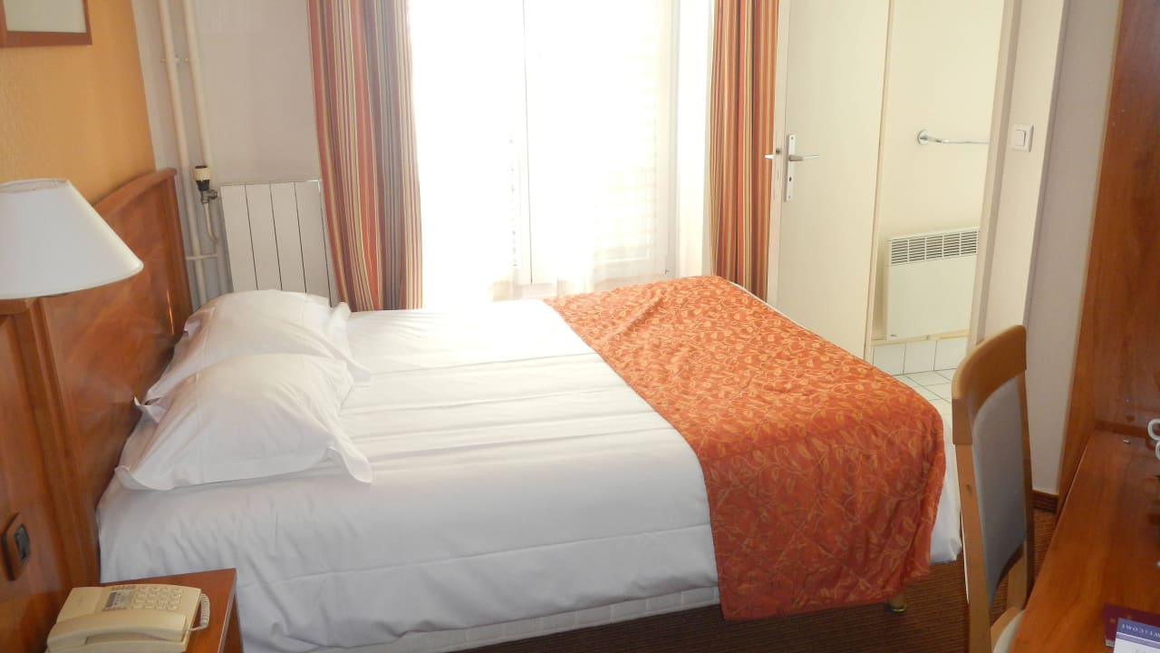 Blick von Tür aus TimHotel Montmartre