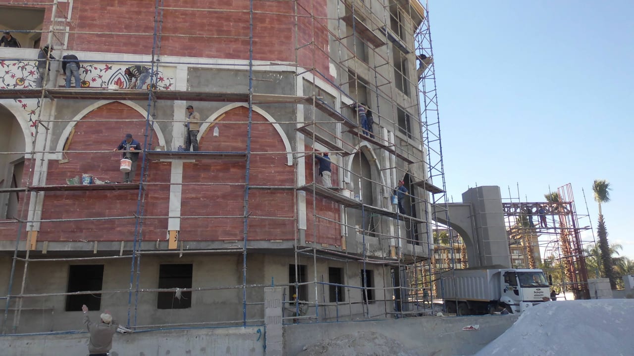 Da werden eine Unmenge Fliesen verklebt Royal Taj Mahal Hotel