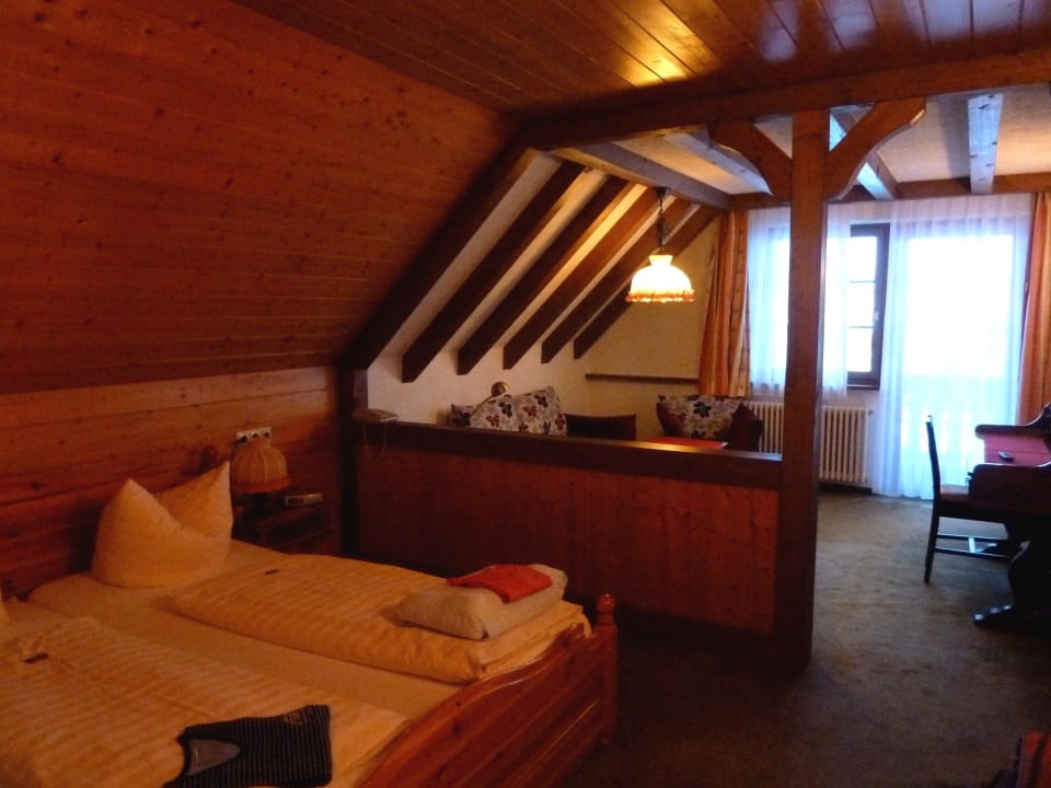 Großes Zimmer Schwarzwaldgasthof Hotel Zum Löwen - Unteres Wirtshaus