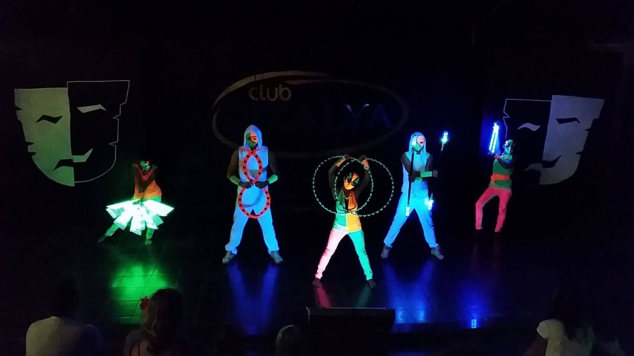 Show am Abend Club Dizalya