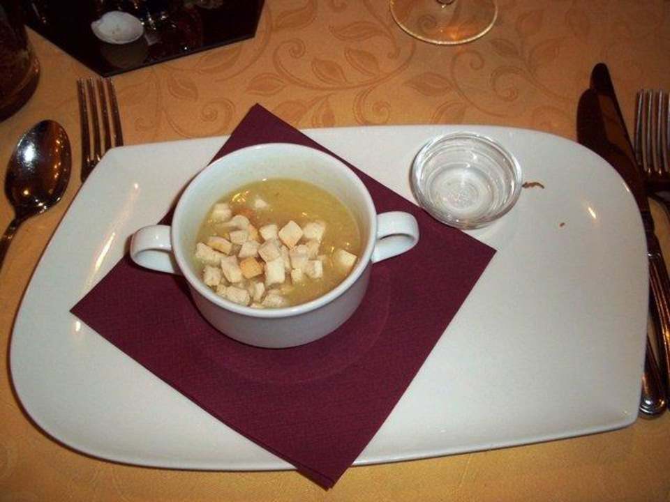 Garnelencremsuppe mit Weißbrotcroutons Alphotel Tyrol