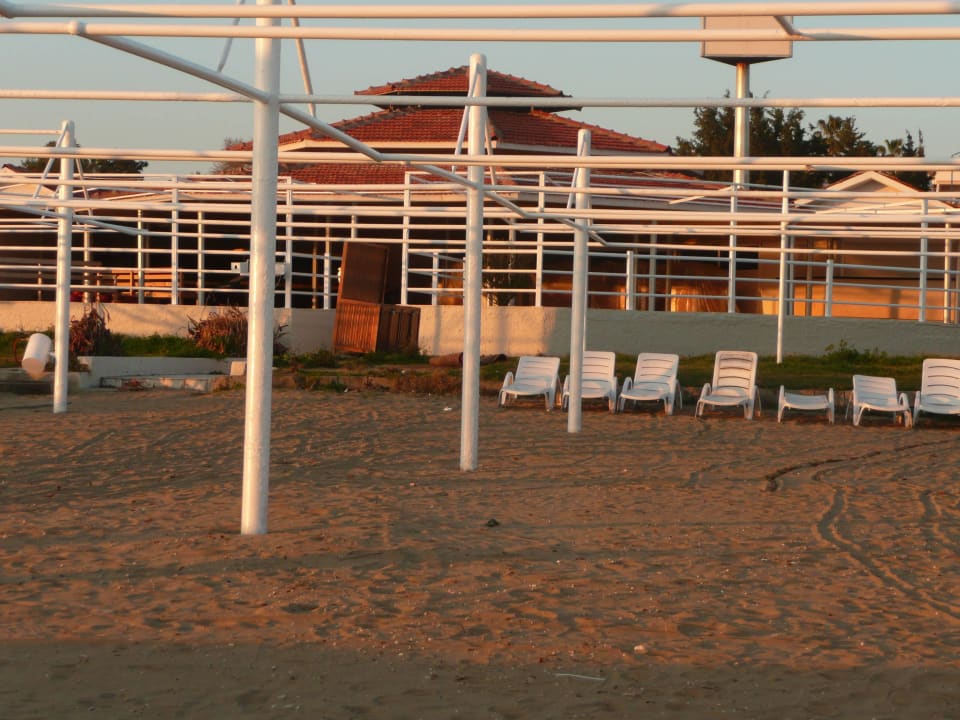 Wenige Liegen-nicht einladend Side Alegria Hotel & Spa - Adults only +16