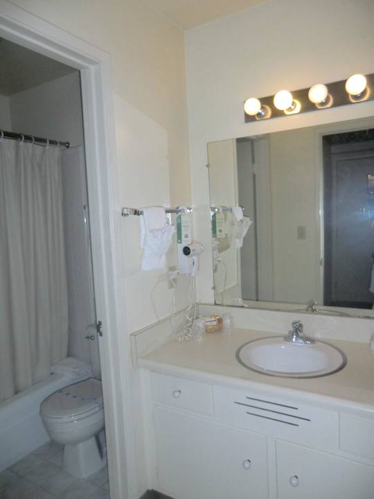 Badezimmer Hotel Coral Reef Inn & Suites