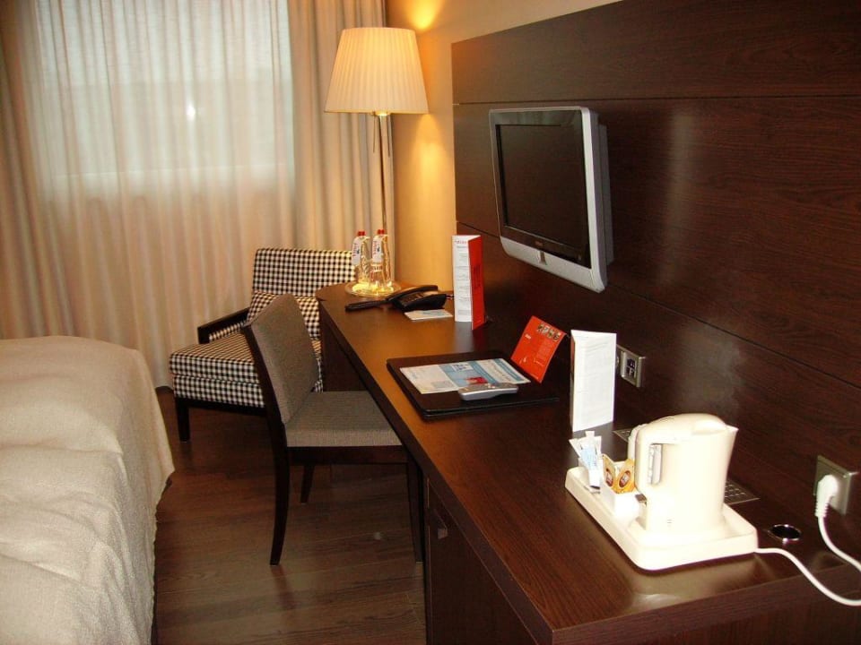 Standardzimmer zum Einzelzimmerpreis NH Stuttgart Airport