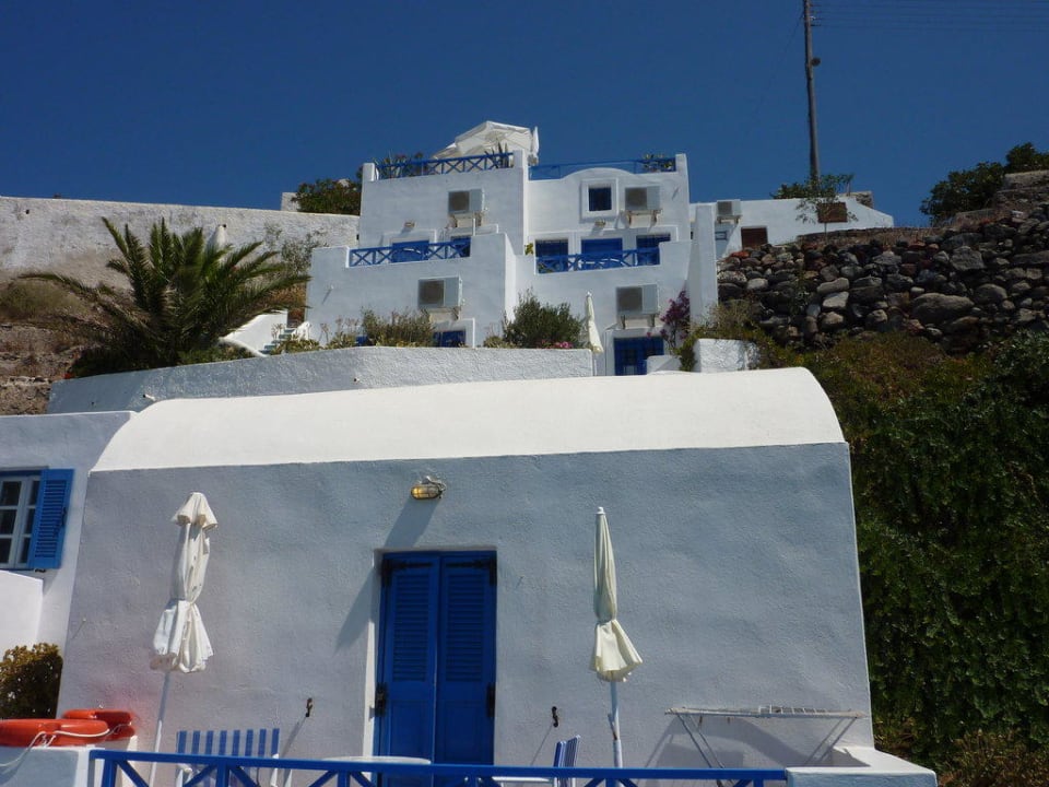 Blick vom Pool auf die Anlage Hotel Prekas