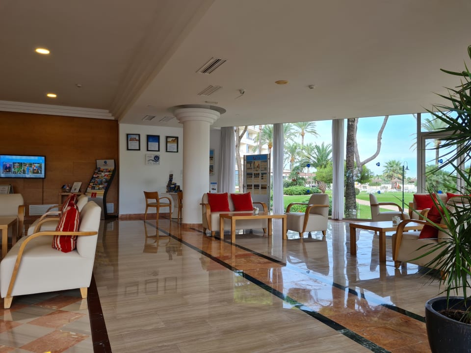 Lobby Grupotel Natura Playa