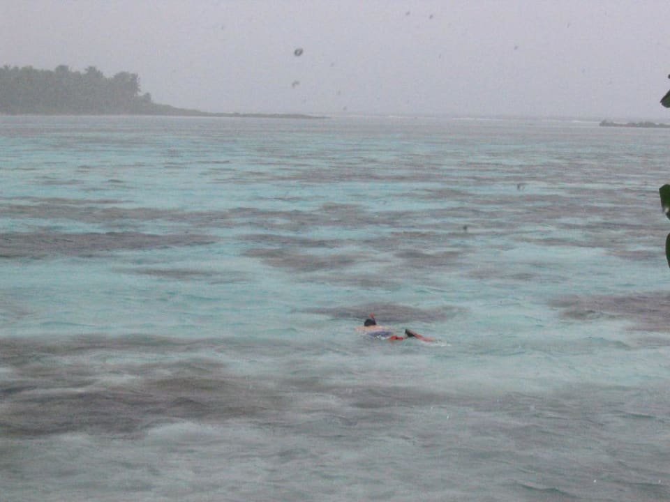 snokeling pendant un orage Hotel Vahine Island Resort