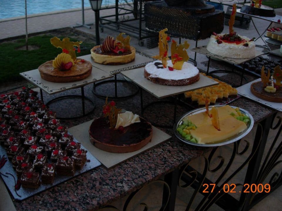 Dessertbuffet am Abend Titanic Beach Spa & Aqua Park