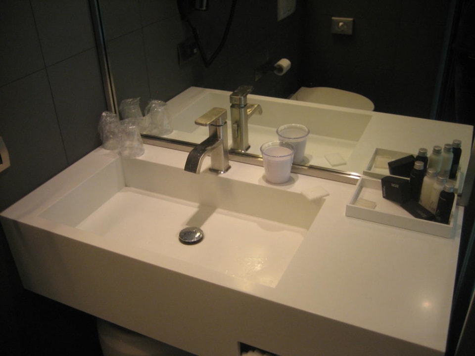 Waschbecken Mercure Nerocubo Rovereto